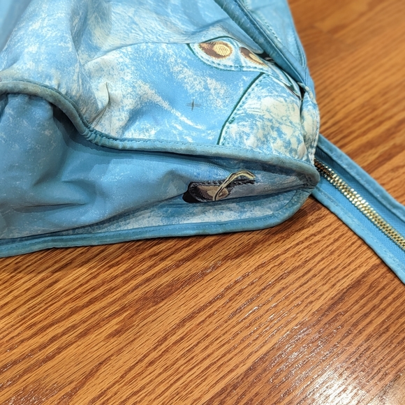 Cool unique faux denim printed shoulder bag w/ gold zipper. 10" H x 14"W x 6" D - Picture 6 of 11